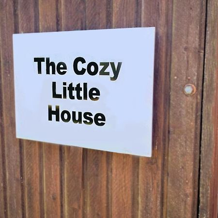 The Cozy Little House Apartment Motala Bagian luar foto